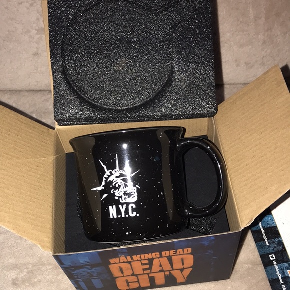 AMC The Walking Dead official Supply Drop Dead City Ceramic Campfire mug New - Picture 6 of 8